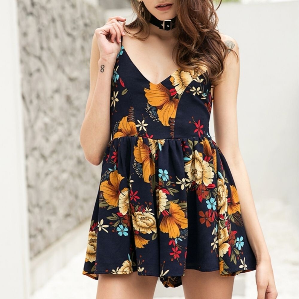 🌞 ZAFUL NWT Playsuit Romper Deep V Neck Bohemian Floral lined womens size S
